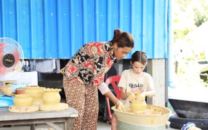 Red Clay Pottery Kampong Chhnang - Taxi In Cambodia